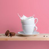 Milk & Macarons. Un progetto di Direzione artistica, Fotografia e Pubblicità di Yana - 21.04.2017
