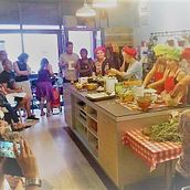Busco Emprendedores para Cooperativizar Espacio Gastronómico. Arts, Crafts, and Education project by Eva Davó - 04.23.2017