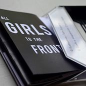 GRRRL. Street Art, Editorial Design, Graphic Design, and Screen Printing project by Cristina López - 05.30.2017