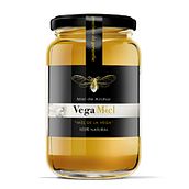 VegaMiel, miel de azahar 100% natural.. Un proyecto de Br, ing e Identidad, Diseño gráfico y Packaging de Pepe Sierras - 22.07.2017
