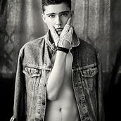 Victor Editorial . % Ayala Studio tarafından hazırlanan Fotoğrafçılık projesi - 09.18.2017
