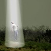Alien Abduction. Un progetto di Fotografia di Gabriel Leandro - 06.10.2017