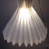 Lámpara de Origami: Lámpiluz. 3D, Interior Architecture, Arts, Crafts, Lighting Design, and Product Design project by Selma Malhadas - 10.19.2017