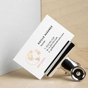 Two decades logo. Un progetto di Graphic design di Helena Llop - 20.10.2017