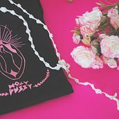 Holypussy. Un proyecto de Dirección de arte de Julia Barranco - 29.10.2017