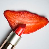 DISEÑOS FOTOGRÁFICOS EN TONOS ROJOS. ALIMENTOS Y OBJETOS HUMANIZADOS. Un progetto di Fotografia di Marta Morales - 06.05.2017