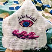 Ojo bordado y mar morado. Un proyecto de Diseño de Daniela Baertl - 17.12.2017