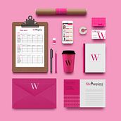 Diseño de material de oficina y revista para She Inspires magazine. Br, ing, Identit, and Graphic Design project by Elena Barroso Sanz - 01.06.2018