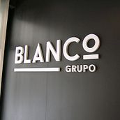 Blanco Grupo Inmobiliario Ein Projekt aus dem Bereich Br, ing und Identität, Kunstleitung, Innendesign und Naming von Ginger Boho - 24.06.2017