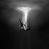 Falling. Fotografia projeto de Adna Lhöz - 18.12.2017