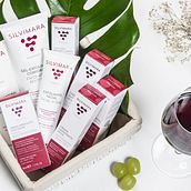 Silvimara Cosmetics. Br, ing, Identit, Graphic Design, and Packaging project by Carles Ivanco Almor - 03.31.2018