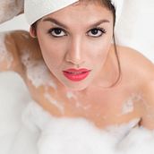  Bubble Bath Session. Ph Ariadna Salzman. Portrait Photograph project by Ariadna Salzman - 05.27.2018