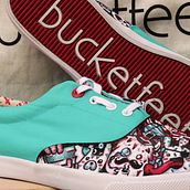 Propuesta de estampado para Concurso Bucketfeet . Un proyecto de Dirección de arte, Diseño de calzado, Diseño de complementos, Diseño gráfico, Estampación, Ilustración tradicional y Pintura de Carolina Oliver Gómez - 06.07.2018