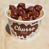 CONTENIDO PUBLICITARIO PARA CHURRO BIKE. 2D Animation, Graphic Design, and Product Photograph project by Valeria Marsiglia - 06.13.2018