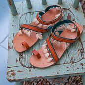 Mis primeras sandalias. Un progetto di Artigianato e Design di scarpe di Laura - 28.06.2017