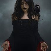 Crow Queen. Digital Illustration, Photograph, Post-production, and Photo Retouching project by Flo Tucci - 07.19.2018