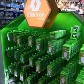 Exhibidor lámparas LED . Desain Grafis, Desain Industri, Dan pemodelan 3D proyek oleh Yamil Manzur - 07.25.2018