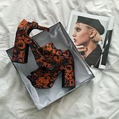 Mi Proyecto del curso: Fotografía para redes sociales: Lifestyle branding en Instagram - @atypicalaccessories / @alepmelendez. Un proyecto de Diseño de jo, as, Fotografía, Fotografía de moda, Fotografía de producto y Marketing de Alejandra Meléndez Arévalo - 27.08.2018