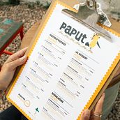   Paput, Burgers & Cocktails / Menorca. Logo Design, Editorial Design, and Graphic Design project by uauh! comunicación gráfica - 03.17.2017