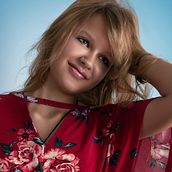 Mi Proyecto del curso: Retoque fotográfico de moda y belleza con Photoshop. Un projet de Photographie, Photographie de studio, Photographie de mode, Photographie de portrait , et Retouche photographique de José Miguel Hernández - 23.10.2018