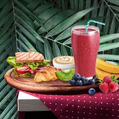 Smoothie Solutions. Graphic Design, and Photograph project by Carol Caicedo - 12.03.2018