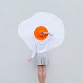 You Can Leave Your Hat On. Un proyecto de Creatividad y Fotografía de Anna Devís y Daniel Rueda - 28.12.2018
