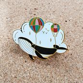 Whale in the clouds - Hard enamel pin. Un proyecto de Artesanía, Diseño de complementos, Diseño de jo, as, Diseño de producto, Diseño gráfico e Ilustración tradicional de K de Kevin - 20.01.2019
