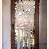 Mi Proyecto del curso: Introducción al macramé: creación de un tapiz decorativo. Un proyecto de Artesanía de delficuria - 01.02.2019