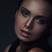 Mi Proyecto del curso: Retoque fotográfico de moda y belleza con Photoshop. Un proyecto de Fotografía de moda, Fotografía digital, Publicidad y Retoque fotográfico de Rene Alvarez - 18.03.2019