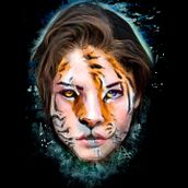 Half Human. Fine Arts, Concept Art, Creativit, Drawing, Portrait Drawing, Design, and Digital Illustration project by Alicia Salvatierra Corpas - 01.18.2019