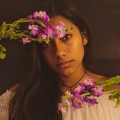 BLOSSOM - SELF PORTRAIT. Een project van  Creativiteit, Fotografie, Artistieke fotografie, Studiofotografie, Portretfotografie, Digitale fotografie y Retoucheren van foto's van Dana Ramírez - 20.02.2019