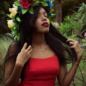 Mi Proyecto del curso: Retoque fotográfico de moda y belleza con Photoshop. Un progetto di Fotografia artistica, Fotografia di moda, Fotografia di ritratto e Ritocco fotografico di Ariel Marshall - 12.06.2019