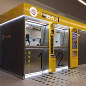 Western Union Shopping Dot. Un proyecto de Gestión del diseño, Diseño industrial y Retail Design de Alejandro Carafi - 13.12.2018