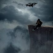 Dron Noche Ein Projekt aus dem Bereich Artistische Zeichnung und Fotografie von Luis Enrique Lozano Valdivieso - 24.05.2019