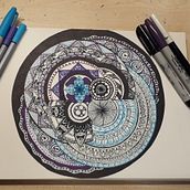 Mandalas hechos a mano. Un proyecto de Bellas Artes, Bocetado, Dibujo y Dibujo artístico de Emilia Acurio Vintimilla - 02.06.2019