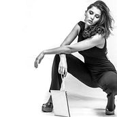 Sesión de fotos con flash de mano. Photograph, Fashion Photograph, and Photographic Lighting project by Jorge Aparicio - 07.16.2019