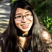 Explosiva. Aventurera. Alegre. Así es Dani. . Photograph, Fine-Art Photograph, and Portrait Photograph project by Carlo Piérola - 07.10.2019