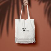 Drago Estudio. Un proyecto de Br e ing e Identidad de Rebeca White - 01.05.2020
