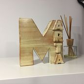 Letras Madera. Een project van  Beeldende kunst van Kiku Roure Banet - 18.07.2019