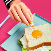 Moraleja Green 2019 Campaign. Concept Art, Creativit, Art Direction, Photograph, Product Photograph, Portrait Photograph, Digital Photograph, Food Photograph, and Photographic Lighting project by Tessa Doniga Johnson - 08.14.2019