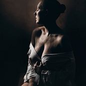 La insinuación. Self-Portrait Photograph, Portrait Photograph, and Studio Photograph project by Yolanda Martínez Fernández - 01.20.2021