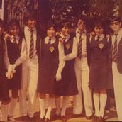 LA HISTORIA DE UNA GENERACIÓN SIN VOZ QUE QUIERE VIVIR LA SEGUNDA PARTE DE SUS VIDAS COMO . Un progetto di Cinema, video e TV di Sandra Aréstegui - 17.04.2020