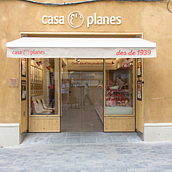 CASA PLANES. Retail . Graphic Design project by Oriol Luis Serrano Porredon - 08.20.2017