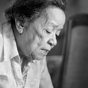 Mi Proyecto del curso: Fotografía de retrato con luz natural. Entrevista a Doña Rihna.. Un proyecto de Fotografía de Victor González Fonseca - 10.09.2019
