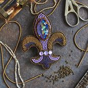 Broche Flor de Lis. Embroider project by Helena Krol - 09.05.2019