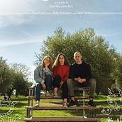 Carteles y gráfica "Y-Gen" (2017, Paula Melo y Julia Mora). Film, Film, Video, TV, and Graphic Design project by Julia Mora Crespo - 06.21.2016