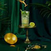 Oda al Mojito. Fine Arts, Film, Film, Video, TV, Art Direction, Design, and Set Design project by Rebeca Arribas - 09.23.2019