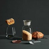 Miel. Fine-Art Photograph, Studio Photograph, Product Photograph, Digital Photograph, and Photographic Lighting project by Miriam Rapado - 09.26.2019