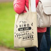 Bolsas Pequeños Lectores. Projekt z dziedziny Cop, writing, Design, T i pografia użytkownika Pack Up - 07.10.2019