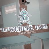 The Wonder Cake. DECORACIÓN DEL LOCAL. Br, ing, Identit, Interior Design, Furniture Design, Making, and Graphic Design project by Jonas Jorna - 11.26.2017